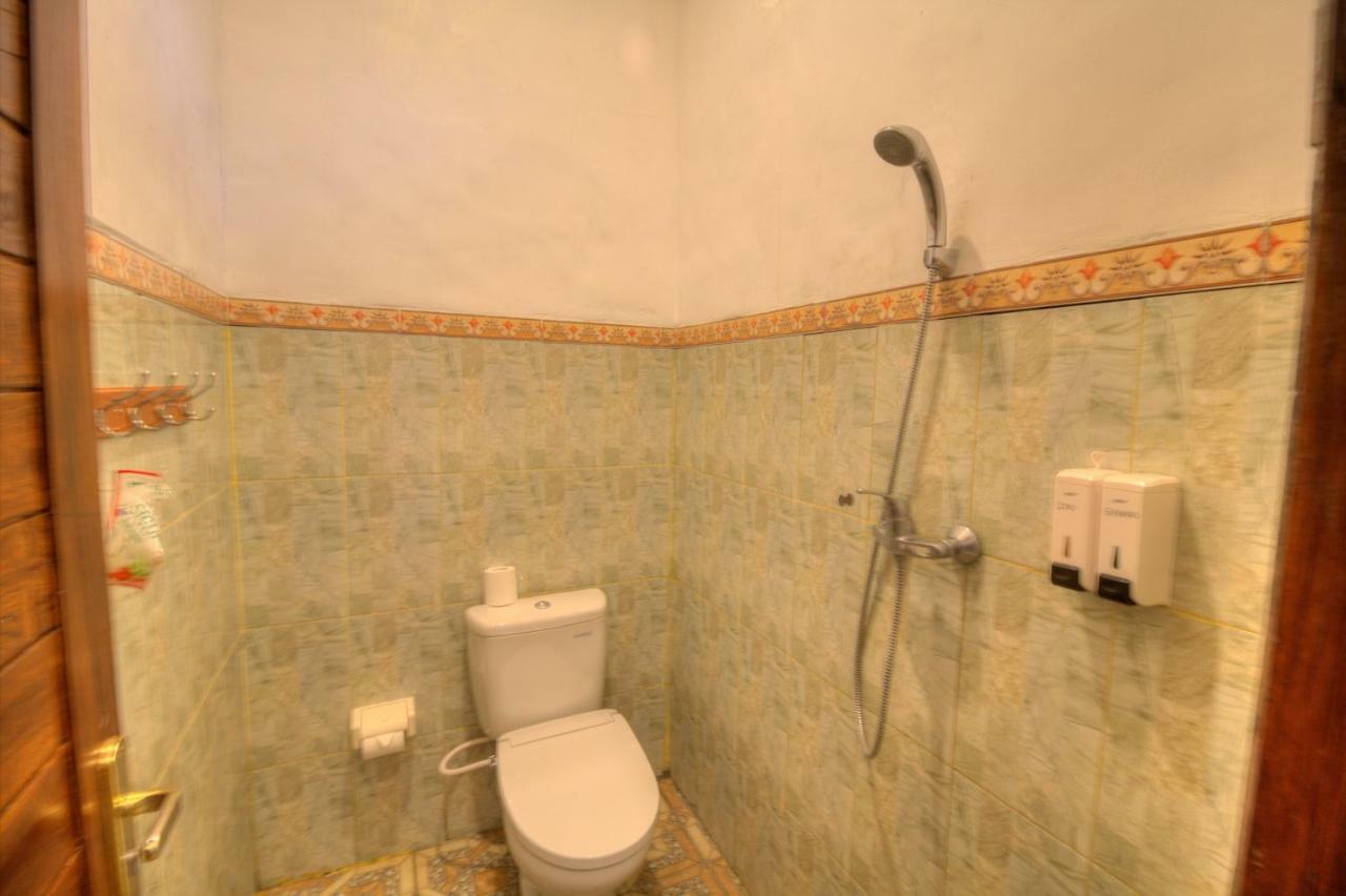 Arys Guest House Sakti Exterior photo